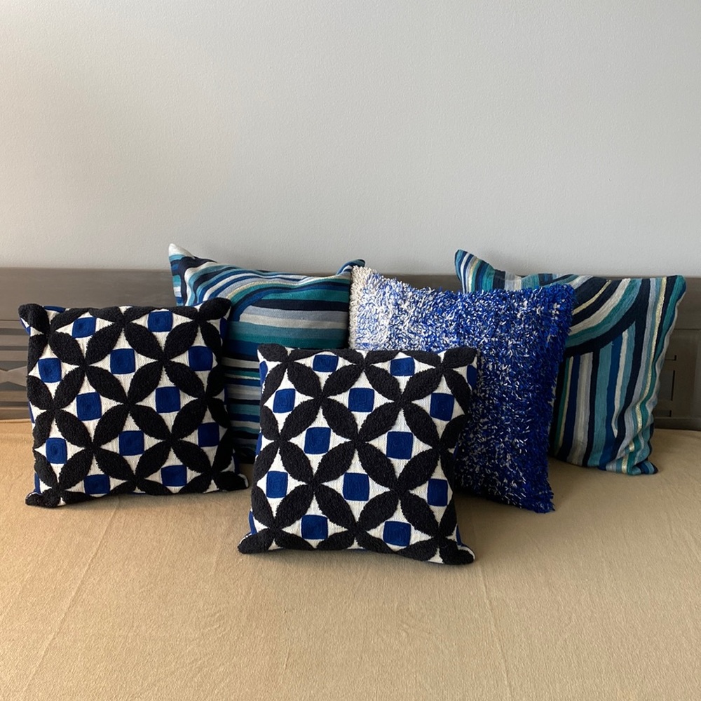 Blue toss pillows covers. Crate & Barrel, West Elm. 5qty no pillow inserts.